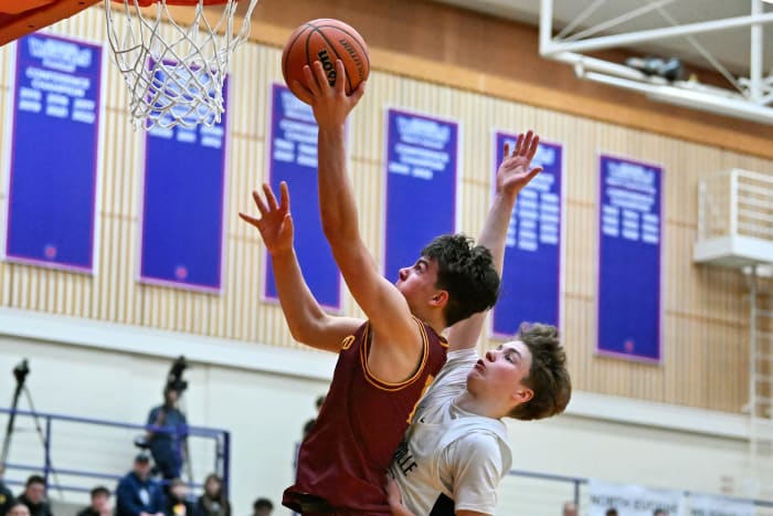 a Wilsonville Redmond 5A Oregon boys basketball quarterfinal 2024 Leon Neuschwander 32